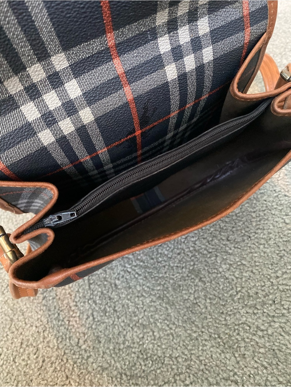 Vintage Burberry Saddle Bag (Made in England) - Picture 12 of 15